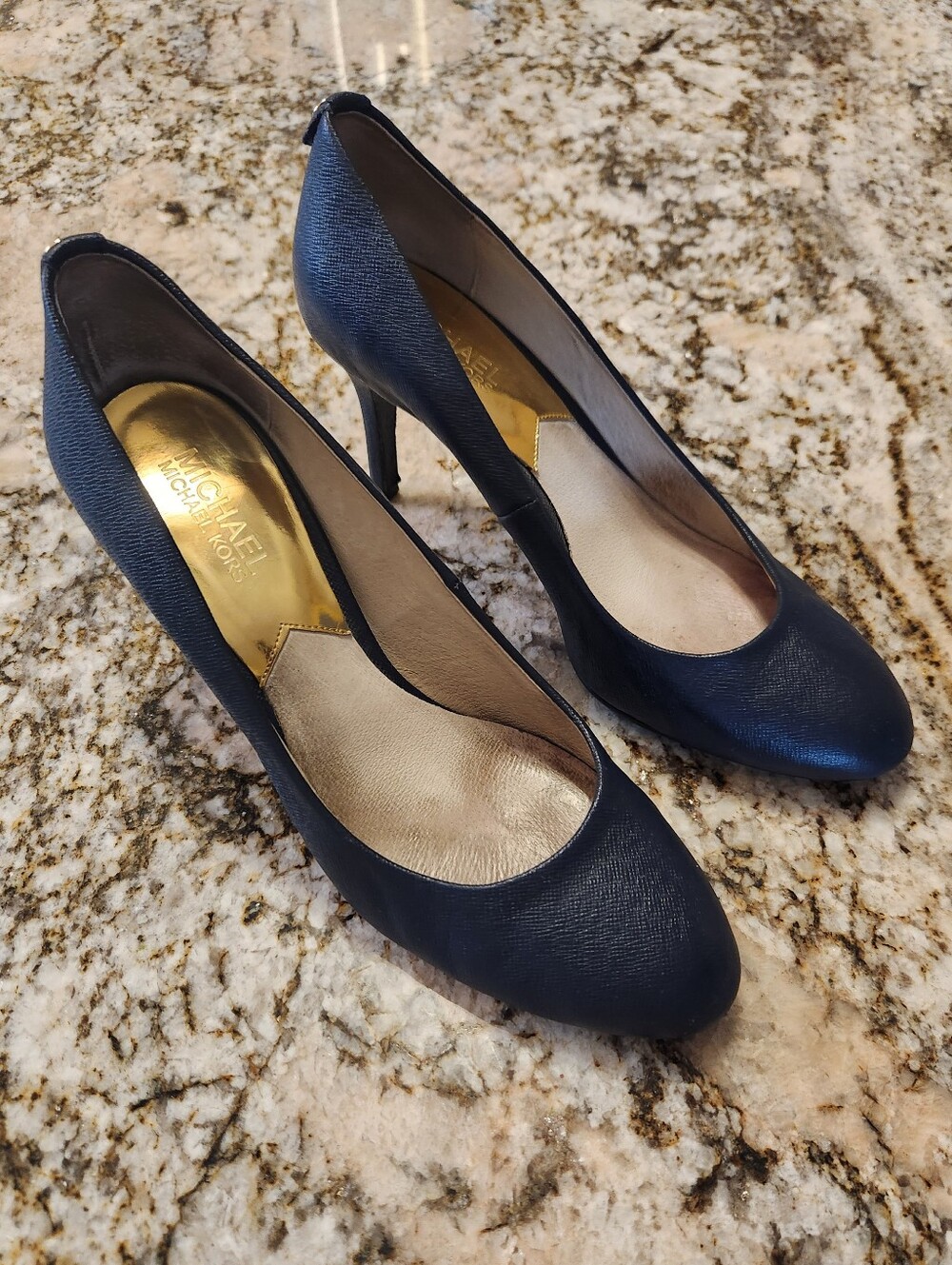 MICHAEL KORS Navy Blue High Heel Saffiano Leather Pumps Size 8.5M GUC